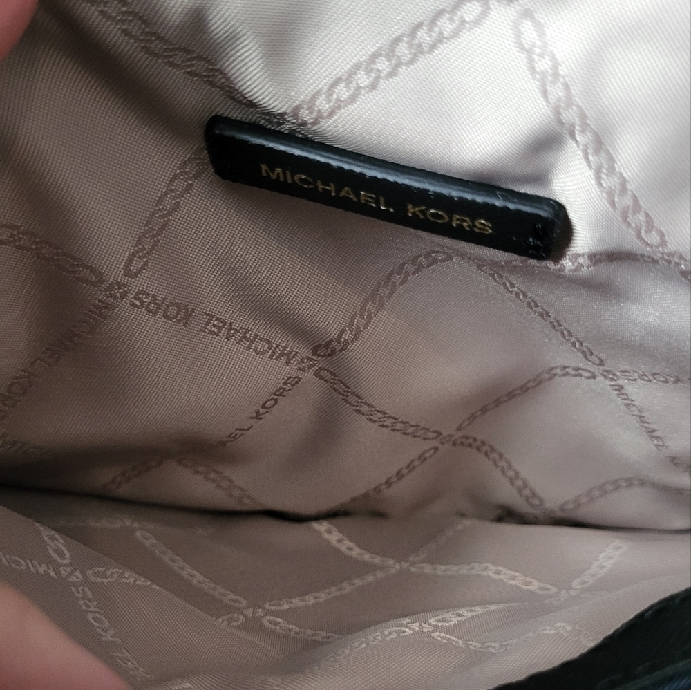 Michael Kors Eva Large Tote Bag - Picture 12 of 14